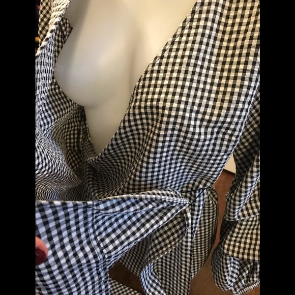 NEW Joseph Ribkoff Black/White Gingham Print Ruched Sleeve Wrap Top - Picture 10 of 12